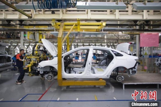 資料圖：汽車工廠生產(chǎn)線?！?jiān)?攝