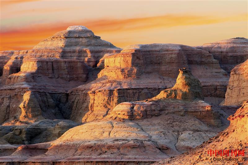 攝圖網_500614282_新疆克拉瑪依魔鬼城雅丹地貌(企業商用).jpg 攝圖網_500614282_新疆克拉瑪依魔鬼城雅丹地貌(企業商用).jpg