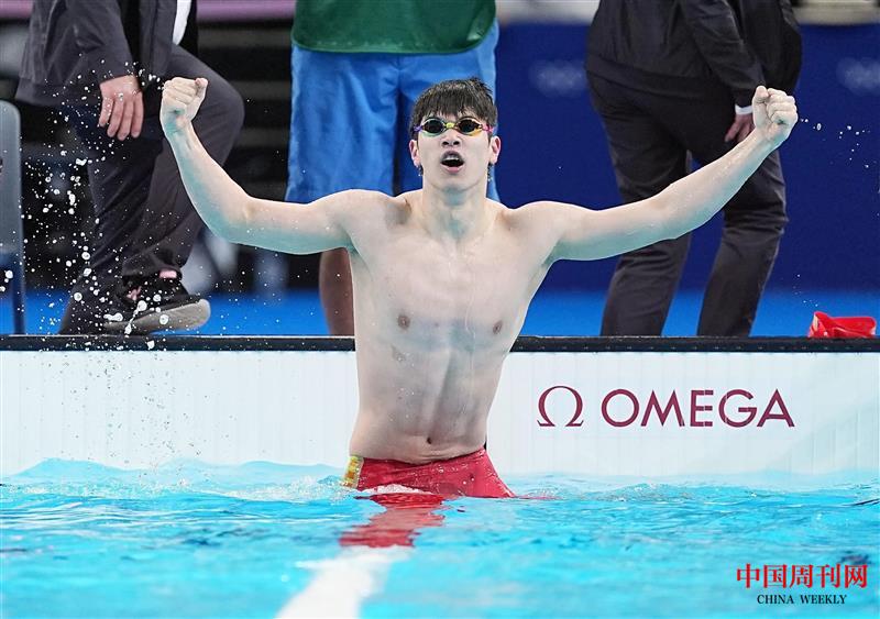 在男子100米自由泳大戰中，19歲的潘展樂將新的世界紀錄定格在46秒40.jpeg